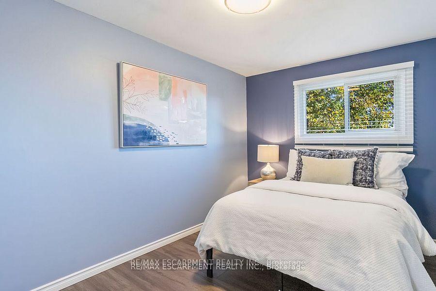 3 Bedrooms Condo at 1301 Upper Gage,  Hamilton For sale