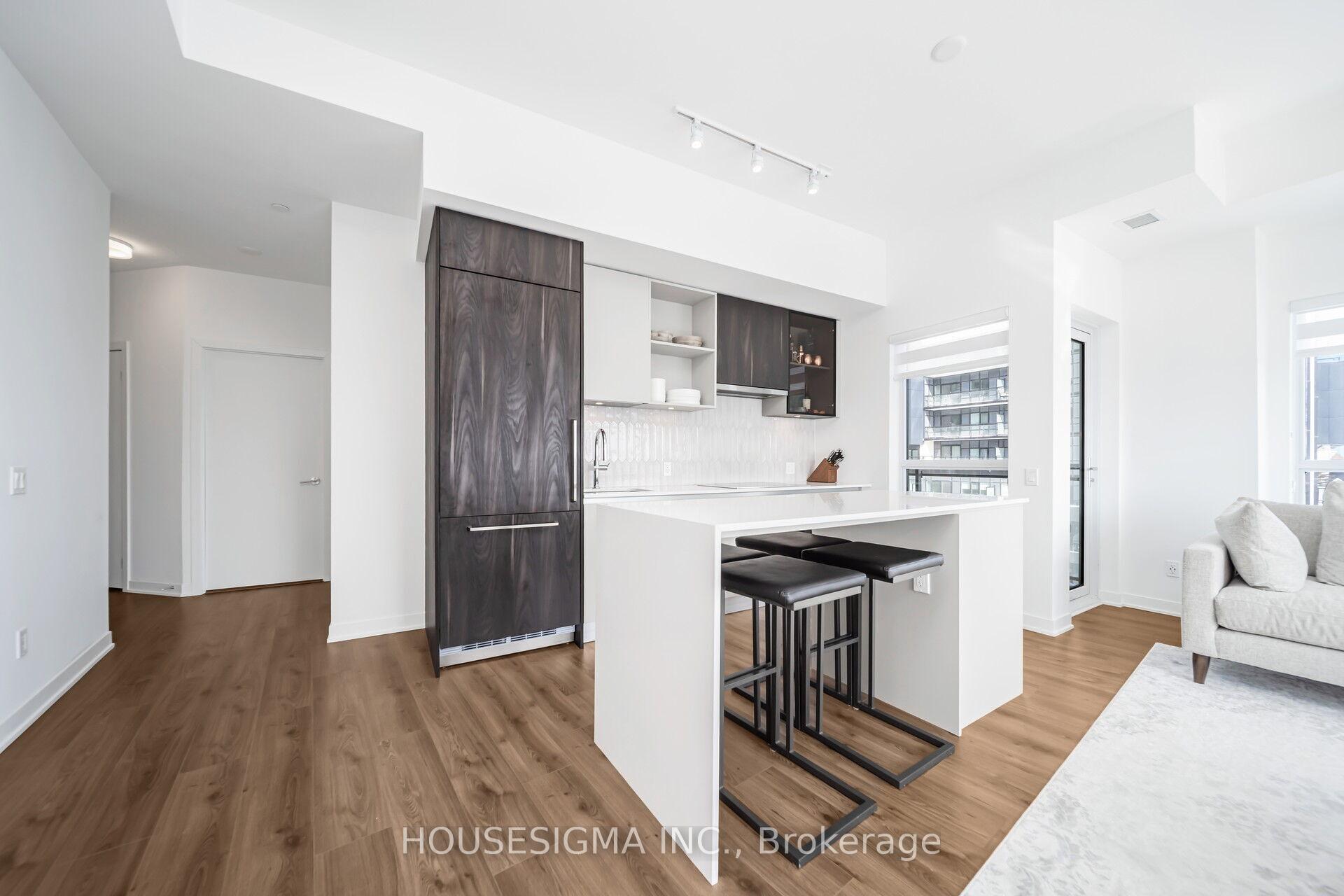 3 Bedrooms Condo at 405 Dundas, Oakville For sale
