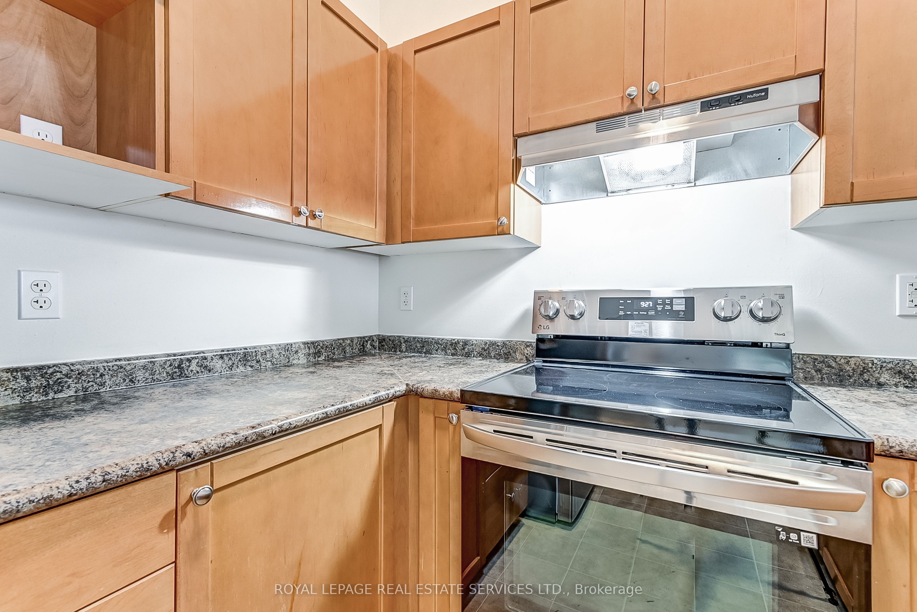 1483 Maple Avenue, #409