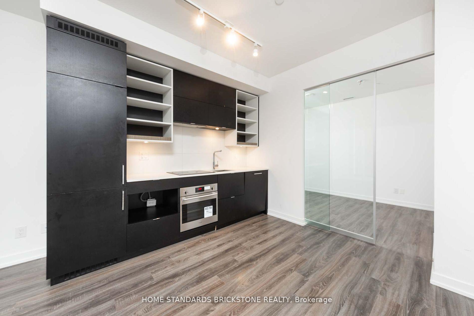 3 Bedrooms Condo at 20 Edward, Toronto For sale