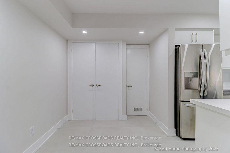 3 Bedrooms Condo at 70 Sidney Belsey, Toronto For sale