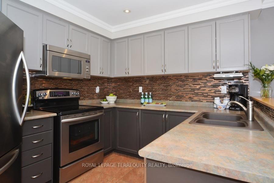 9027 Yonge Street, Richmond Hill, ON L4C 0L2