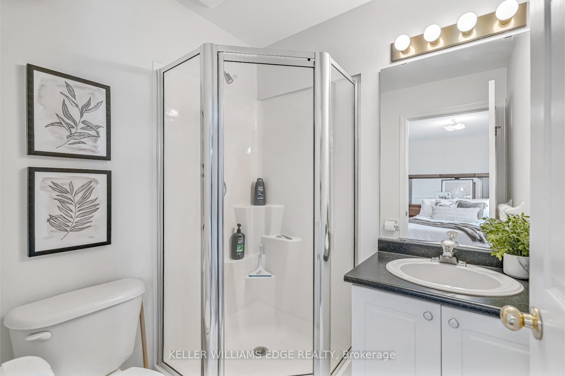 2 Bedrooms Condo at 4045 Upper Middle, Burlington For sale
