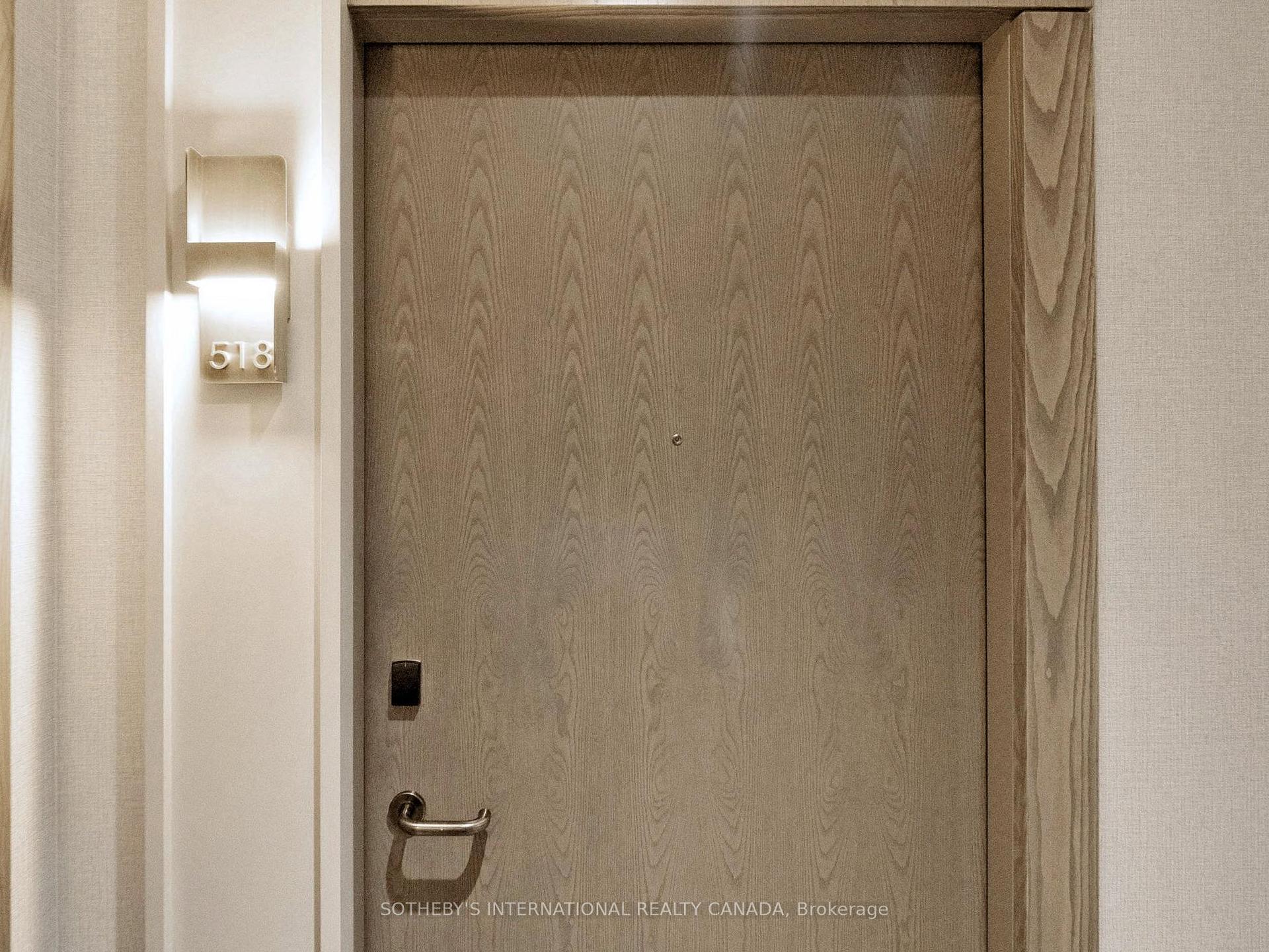 3 Bedrooms Condo at 30 Inn On the Park, Toronto For sale