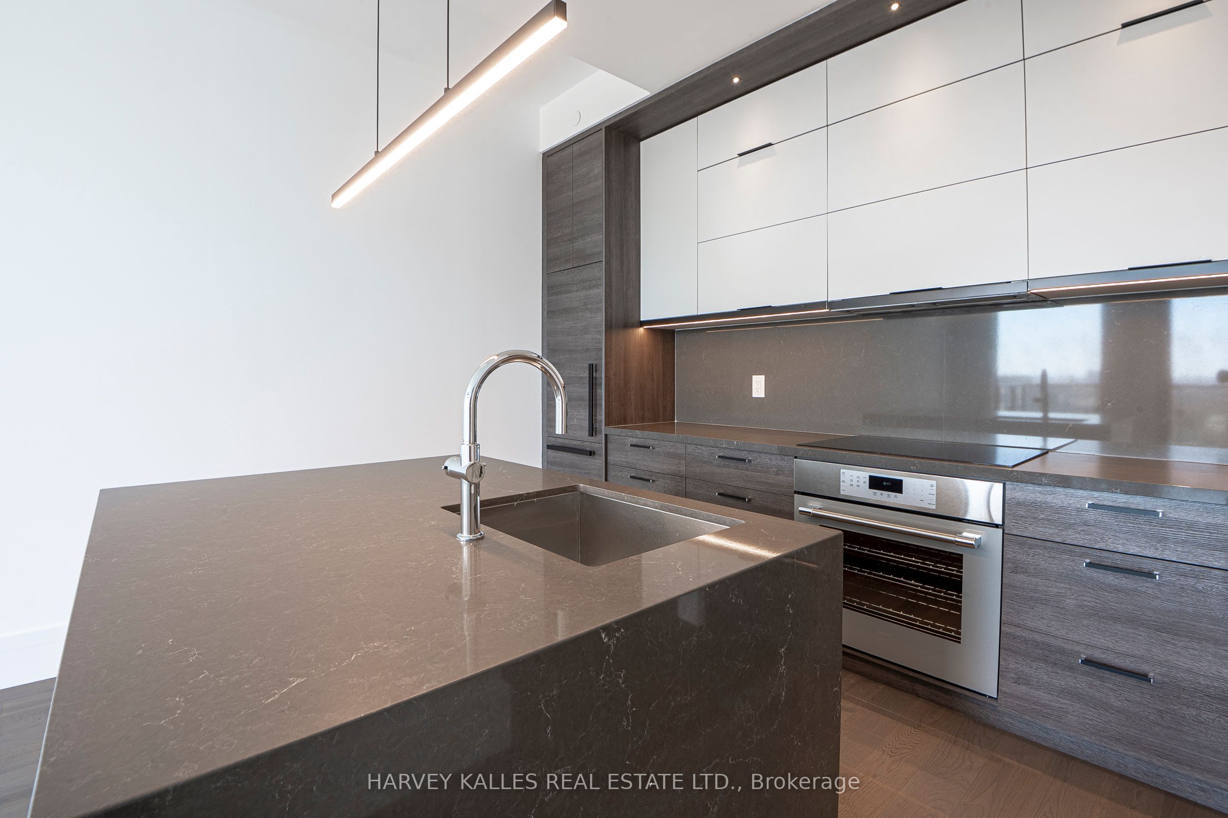 215 Lonsdale Road 1806