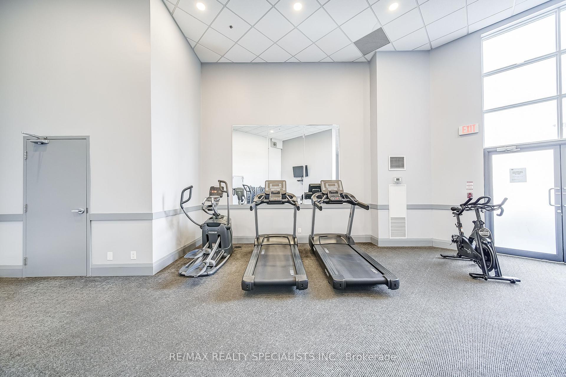 2 Bedrooms Condo at 24 Woodstream,  Vaughan For sale