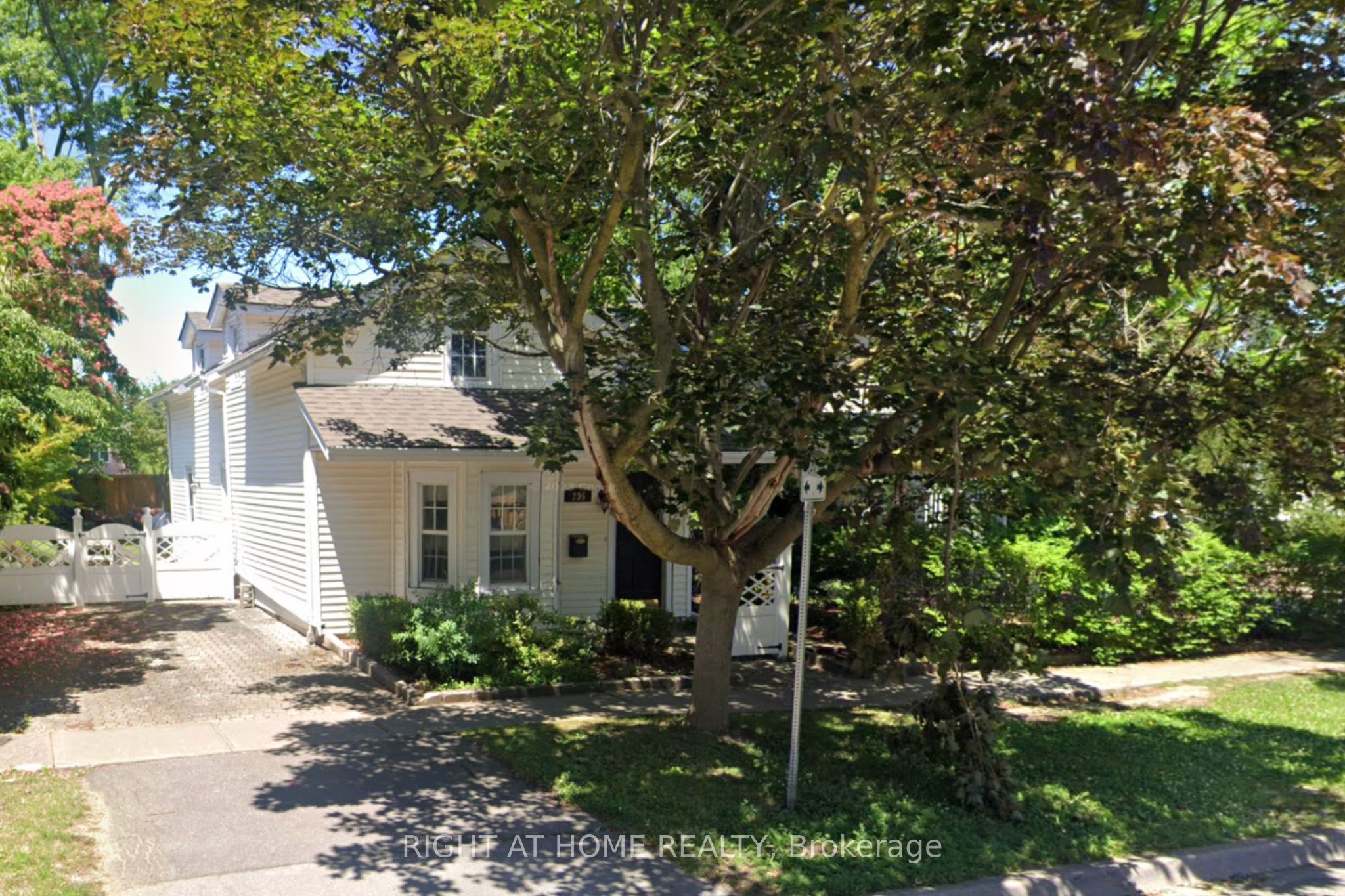 235 Victoria Street, Niagara-on-the-Lake, ON L0S 1J0