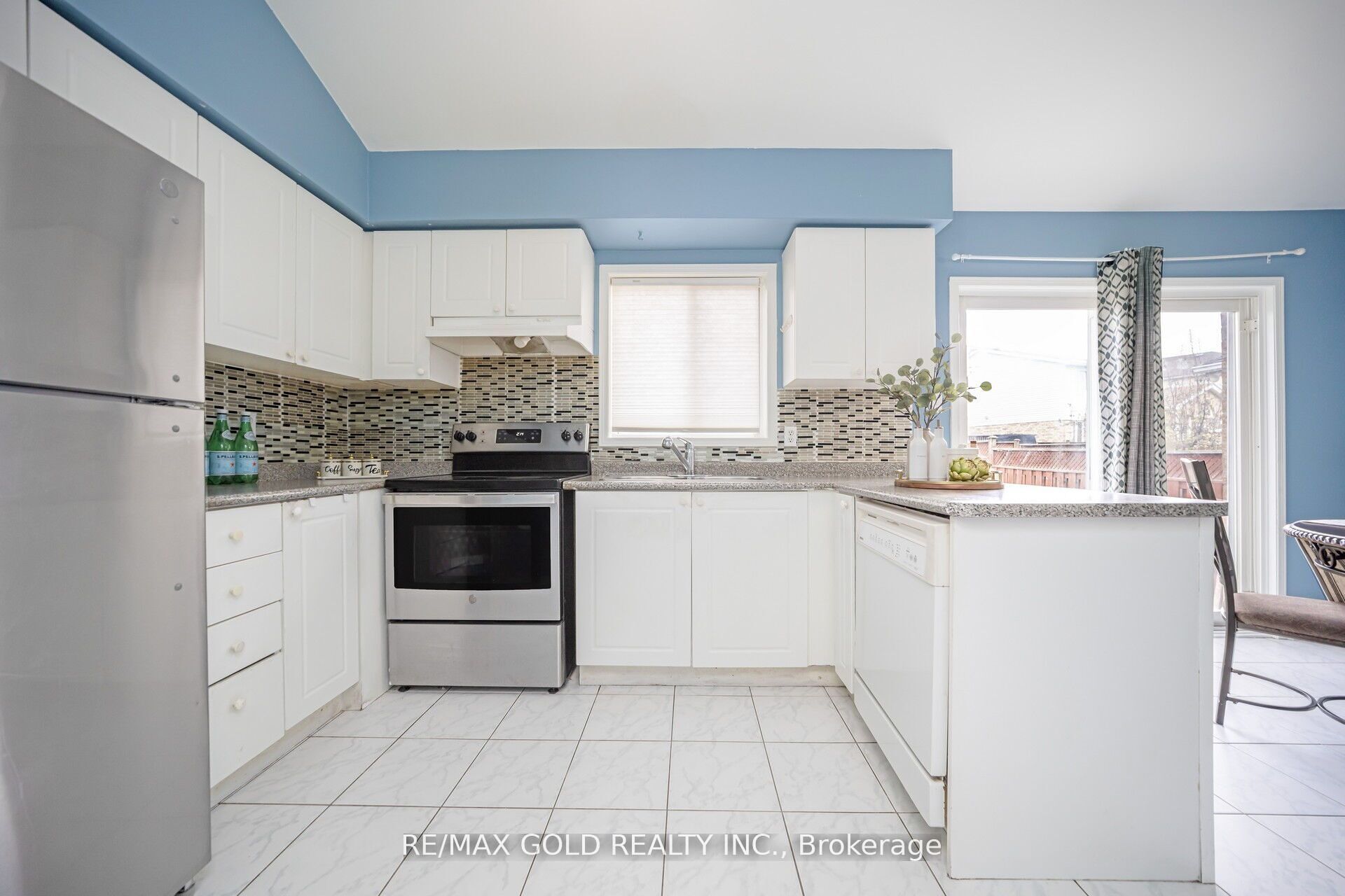 108 Black Forest Drive N