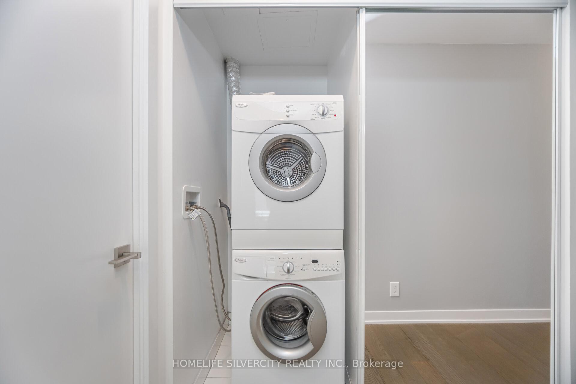 1 Bedroom Condo at 15 Beverley, Toronto For sale