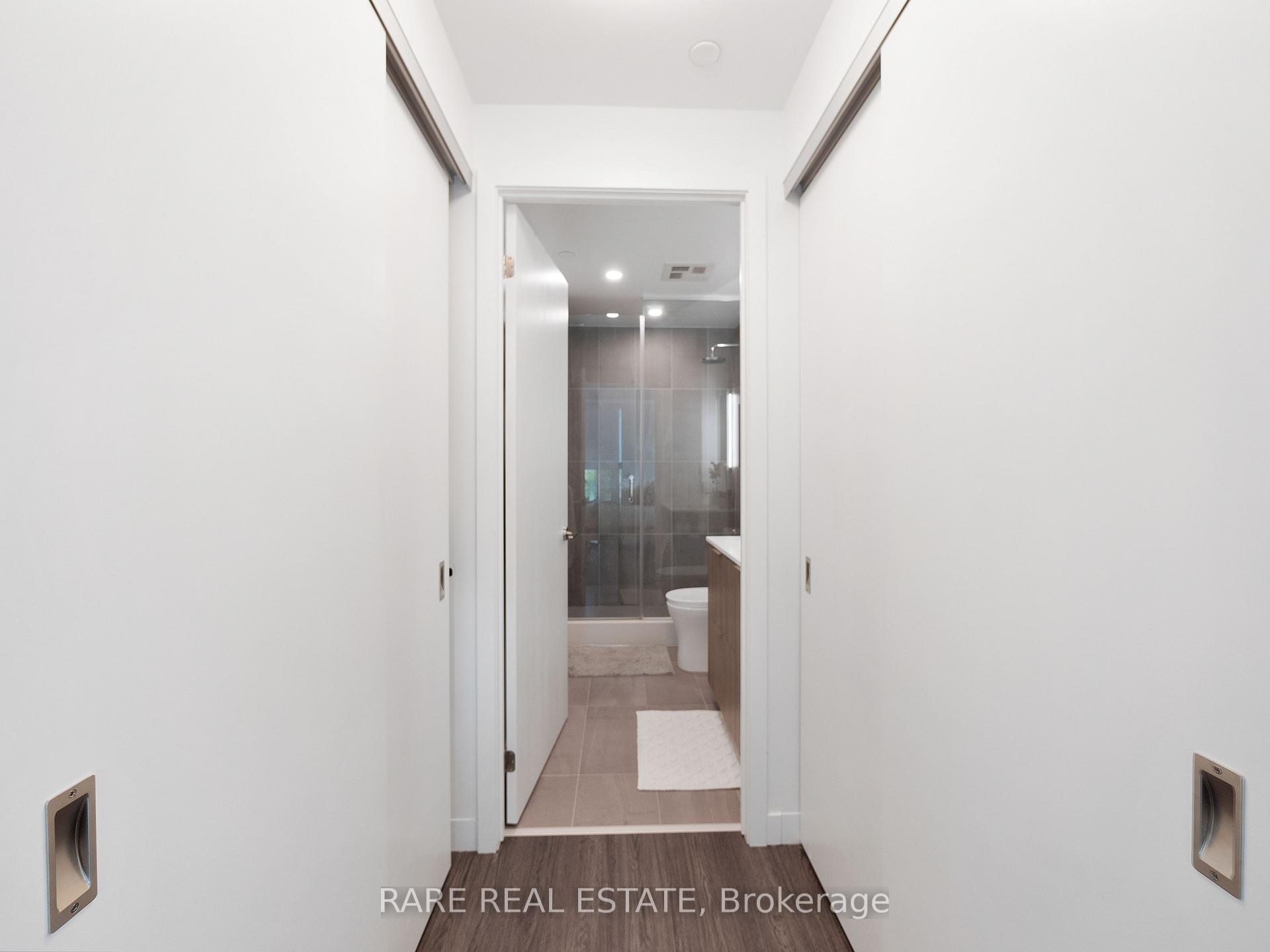 3 Bedrooms Condo at 185 Alberta, Toronto For sale