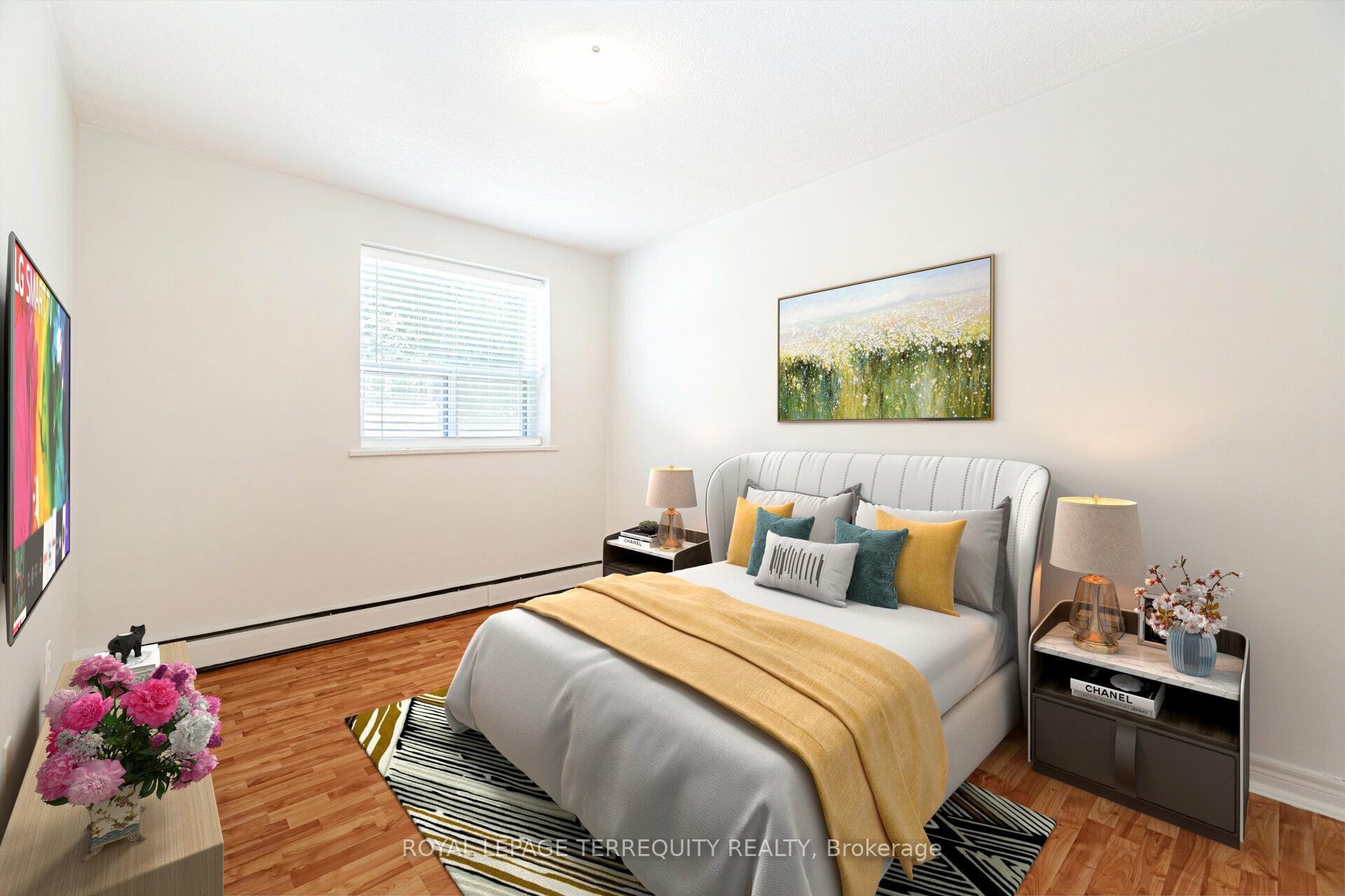 2 Bedrooms Condo at 81 Charlton, Hamilton For sale