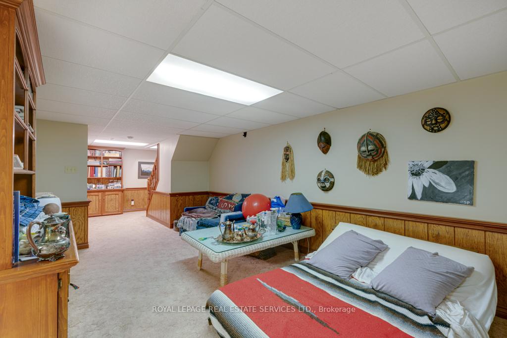 4 Bedrooms Condo at 584 Forestwood, Burlington For sale