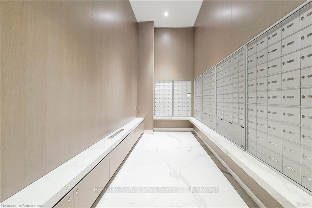 1 Bedroom Condo at 370 Martha,  Burlington For sale