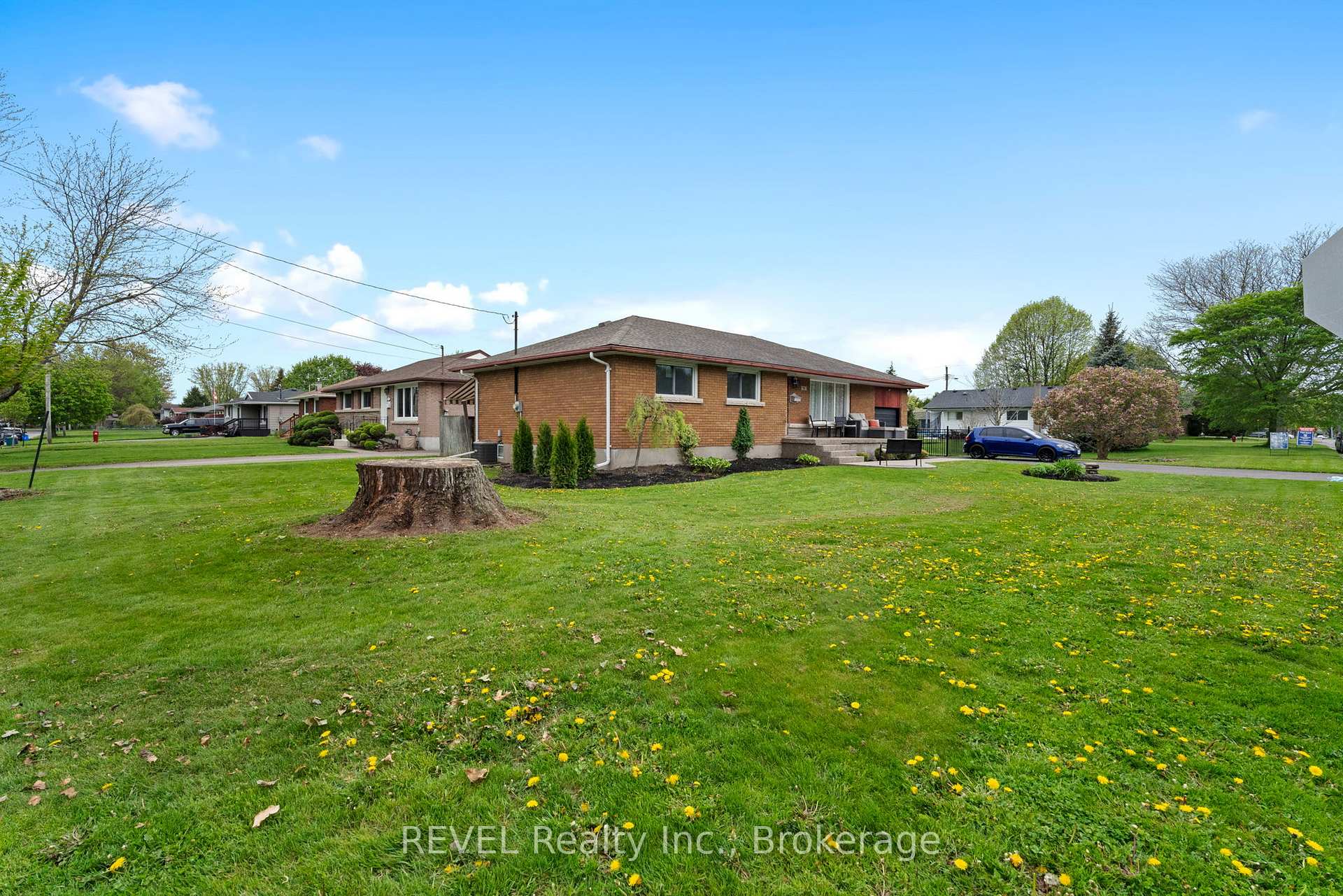 15 Dexter Drive, Welland, ON L3C 4B3