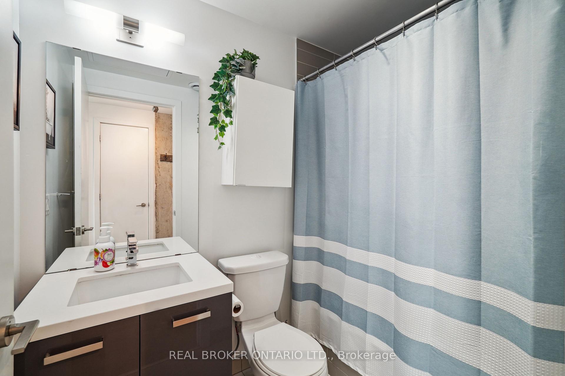 1 Bedroom Condo at 11 Charlotte,  Toronto For sale