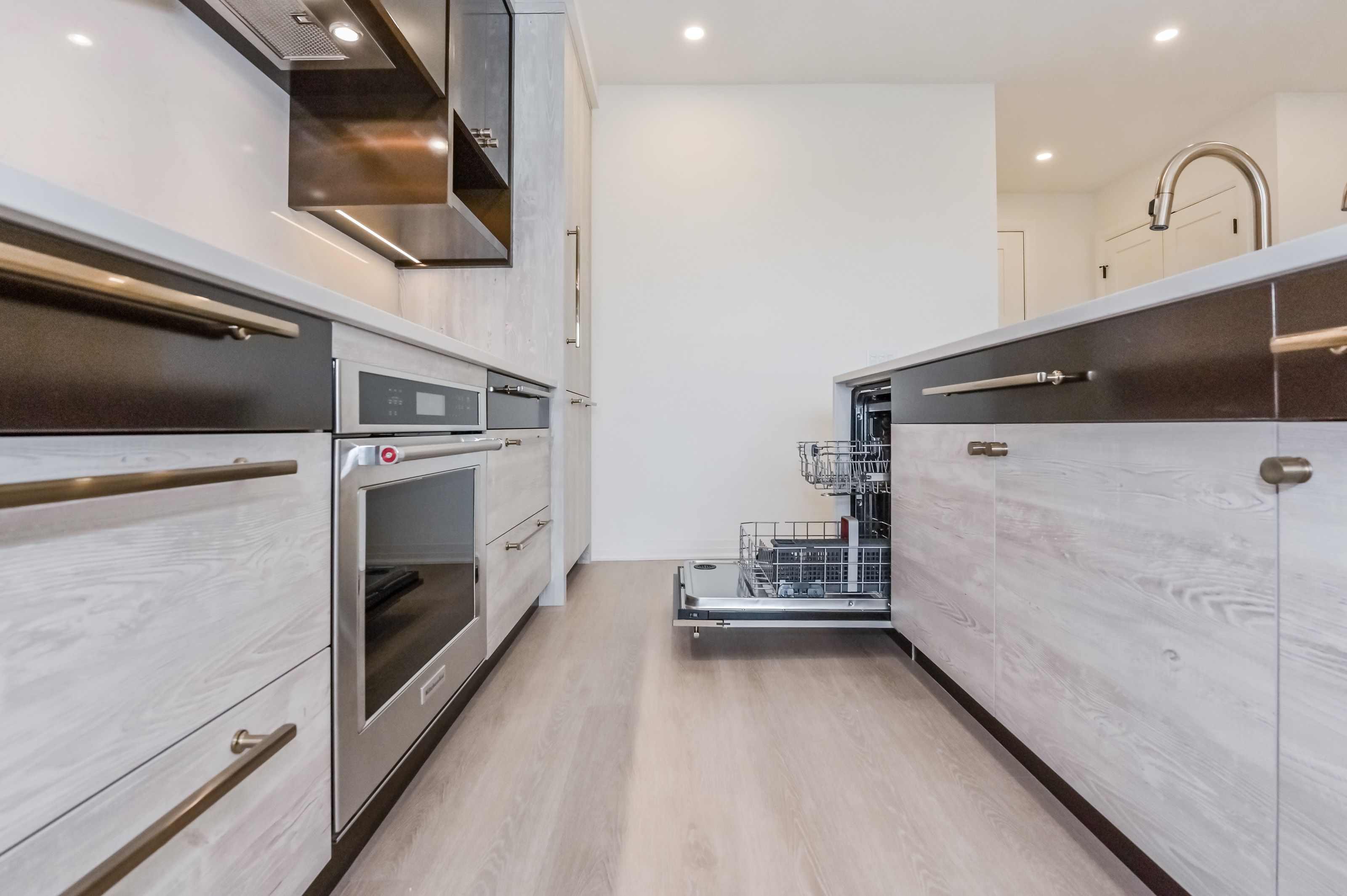 6523 Wellington 7 Road 402