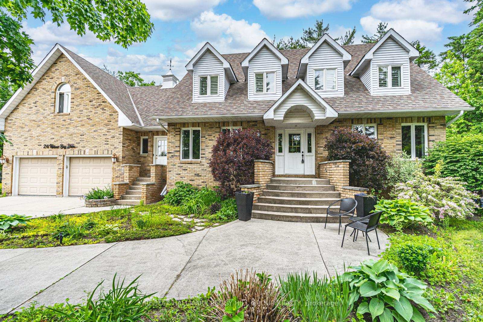 24 Willow Bay Drive, Springwater, ON L9X 0R2