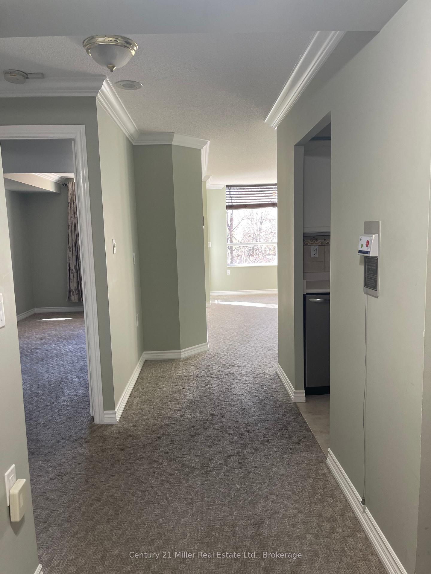 2 Bedrooms Condo at 100 Burloak,  Burlington For sale