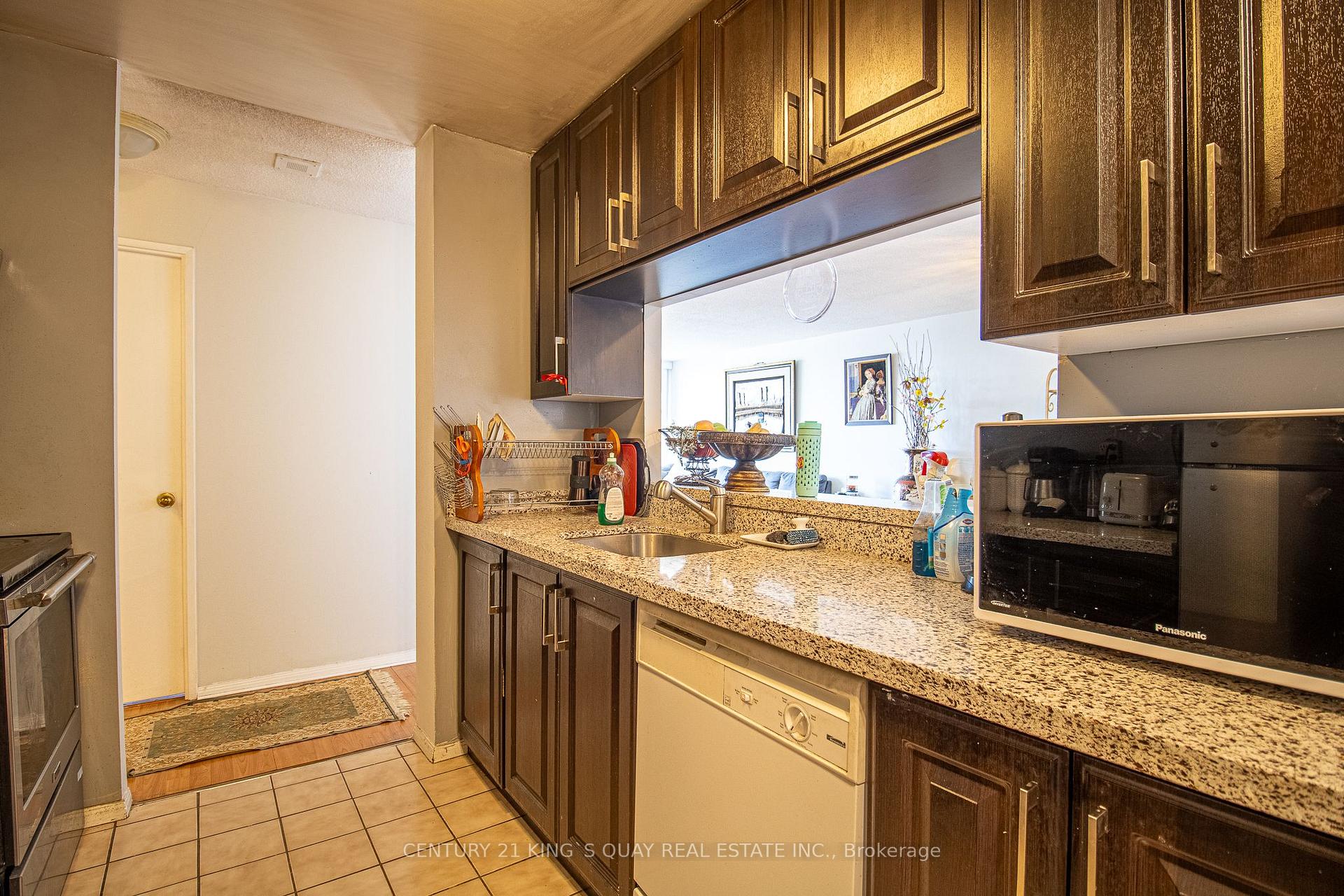 2 Bedrooms Condo at 4185 Shipp, Mississauga For sale