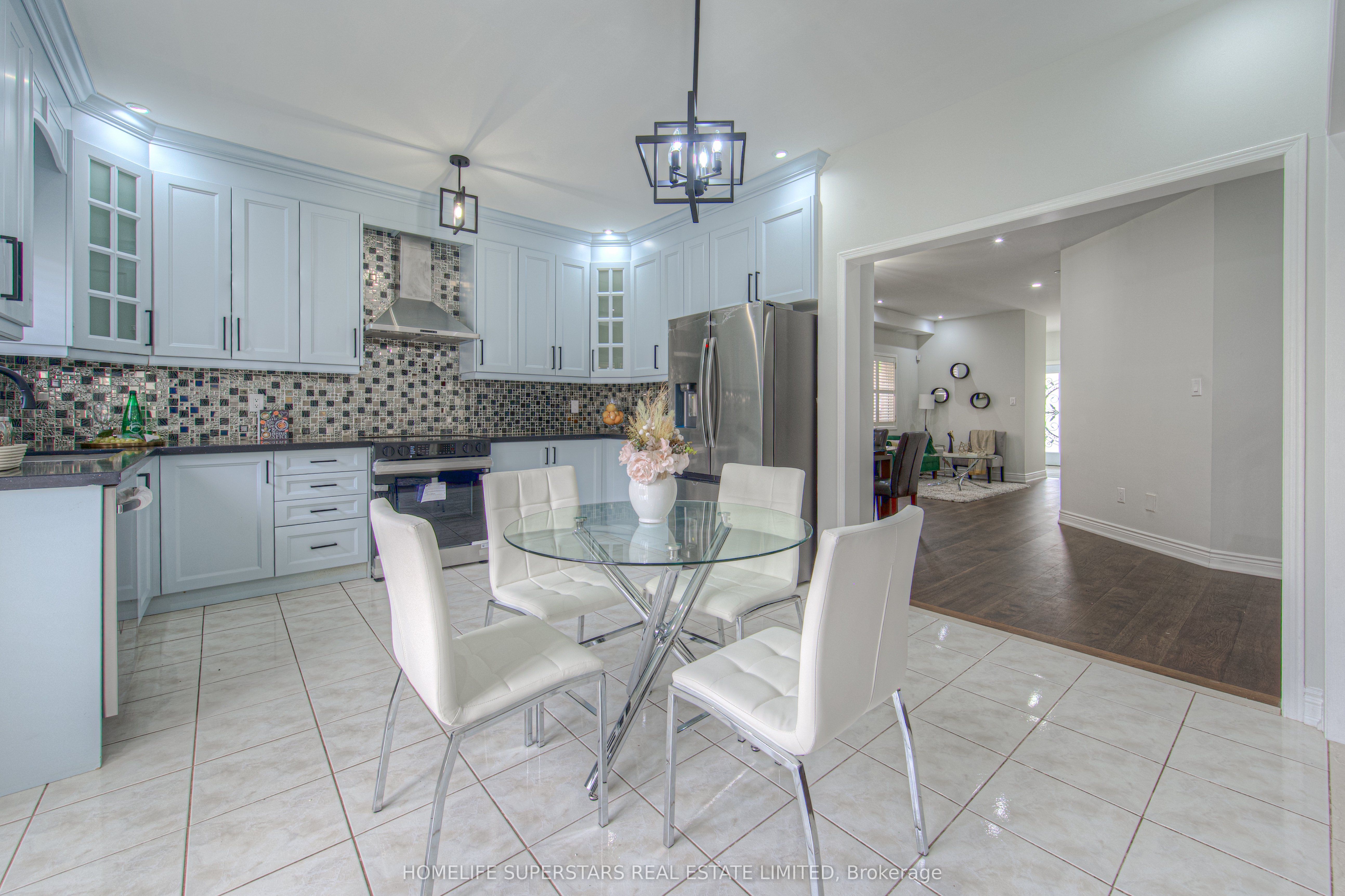 5676 Fantasia Manor