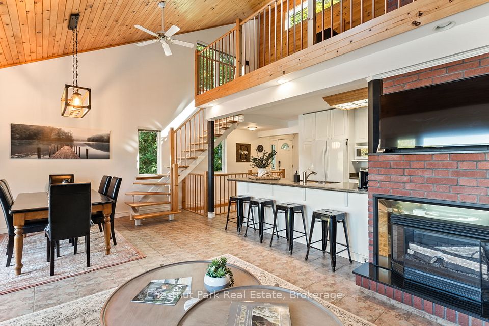 293 WEST DIAMOND LAKE