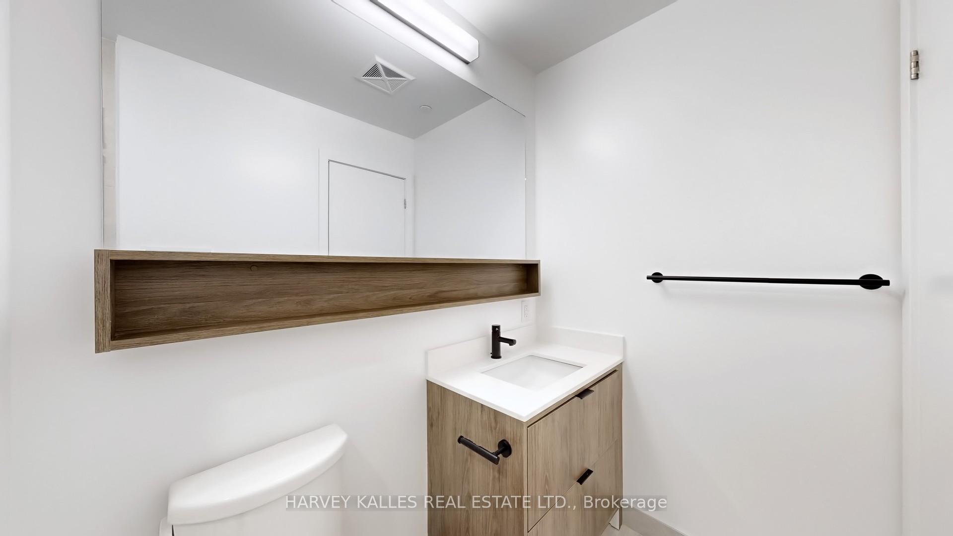 8888 Yonge Street 215