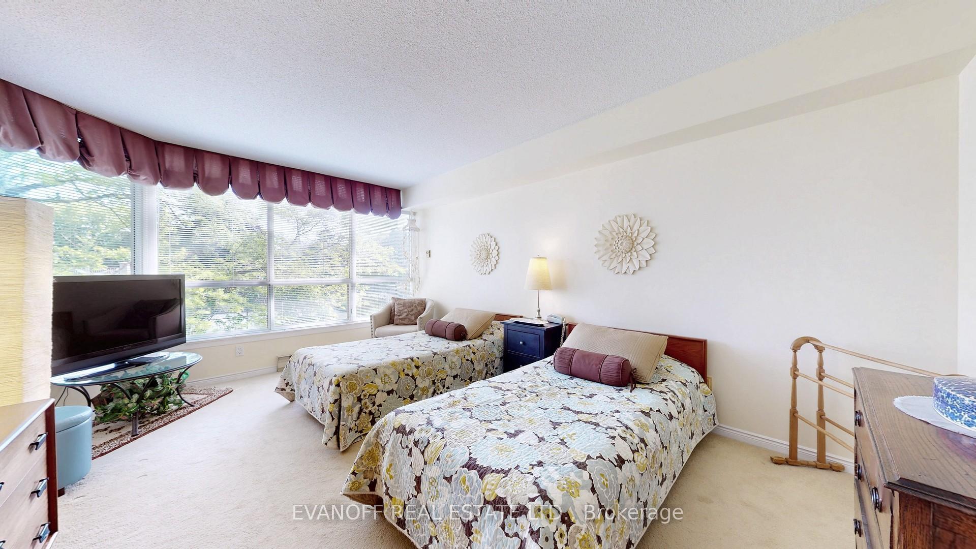 3 Bedrooms Condo at 10 Guildwood, Toronto For sale