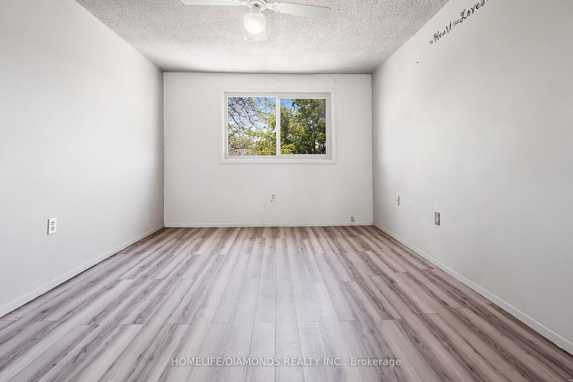 3 Bedrooms Condo at 262 KENORA, Hamilton For sale