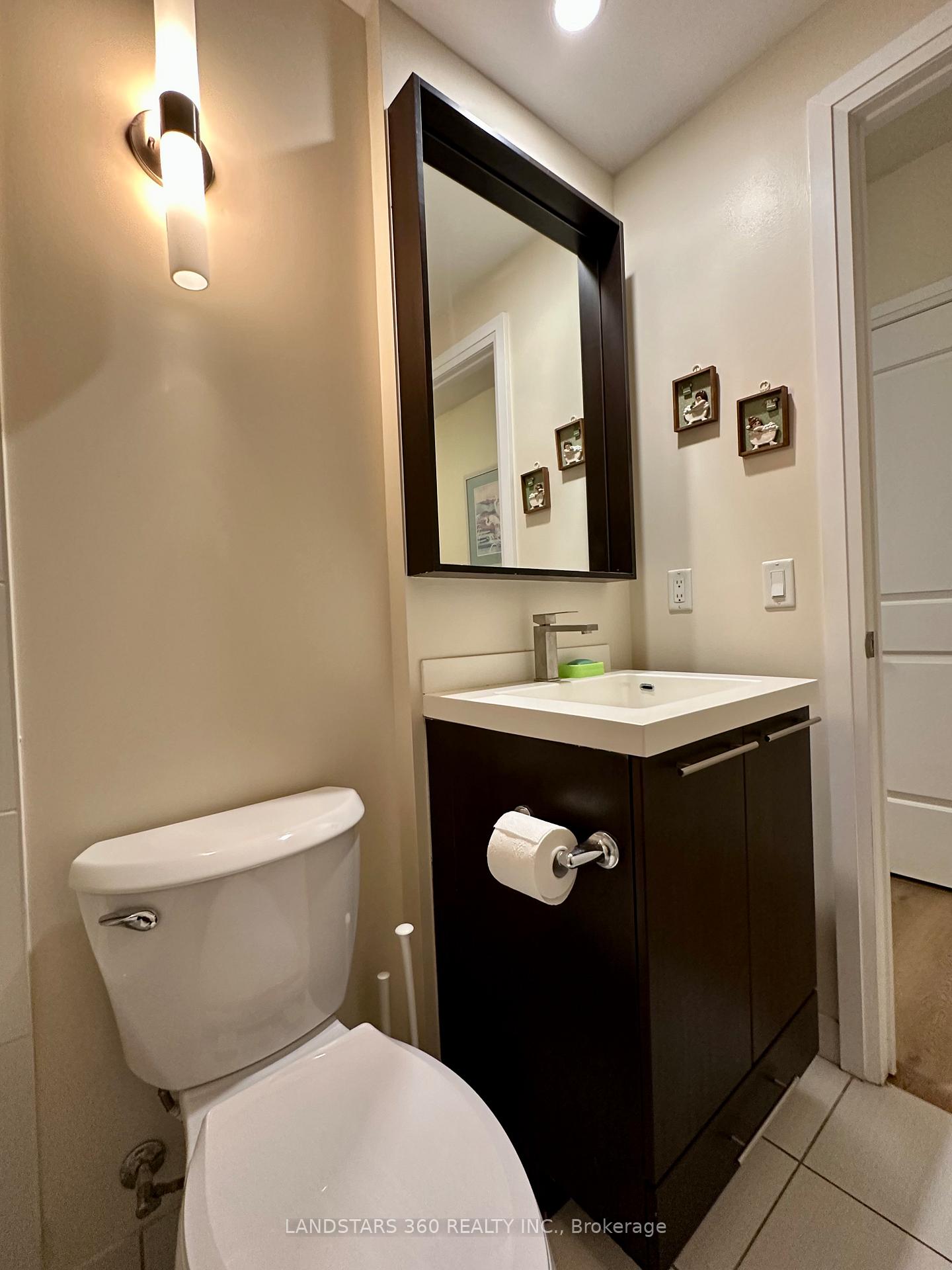3 Bedrooms Condo at 100 Harrison Garden, Toronto For sale
