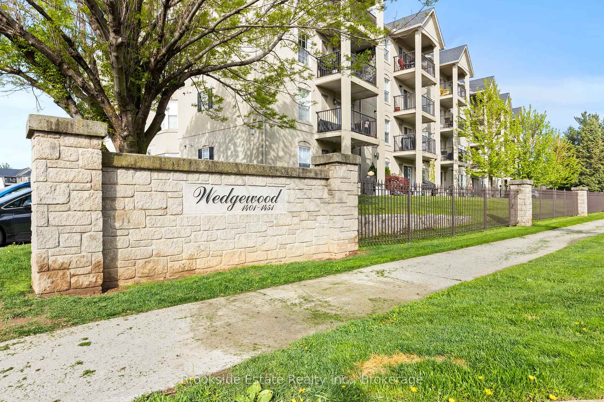 1 Bedroom Condo at 1431 Walkers, Burlington For sale