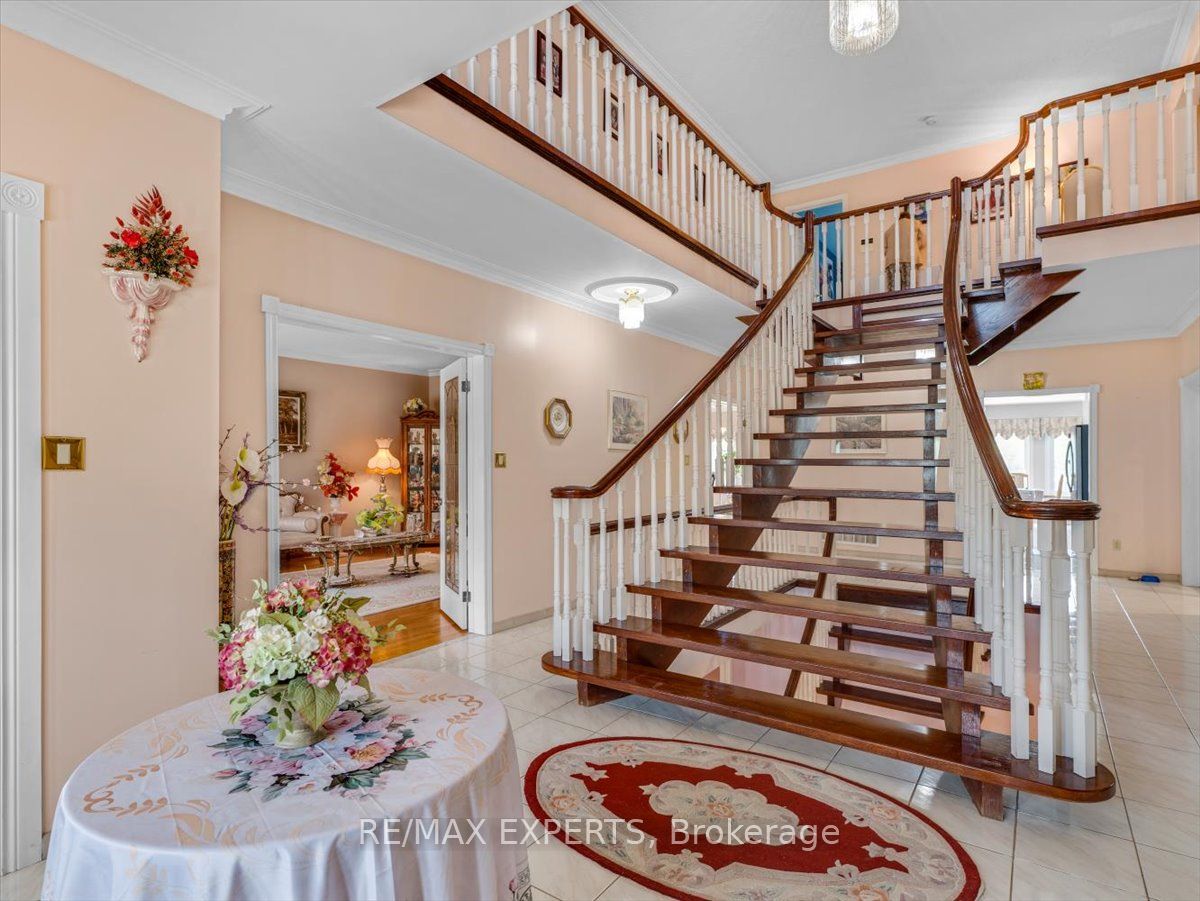 9 Cynthia Crescent