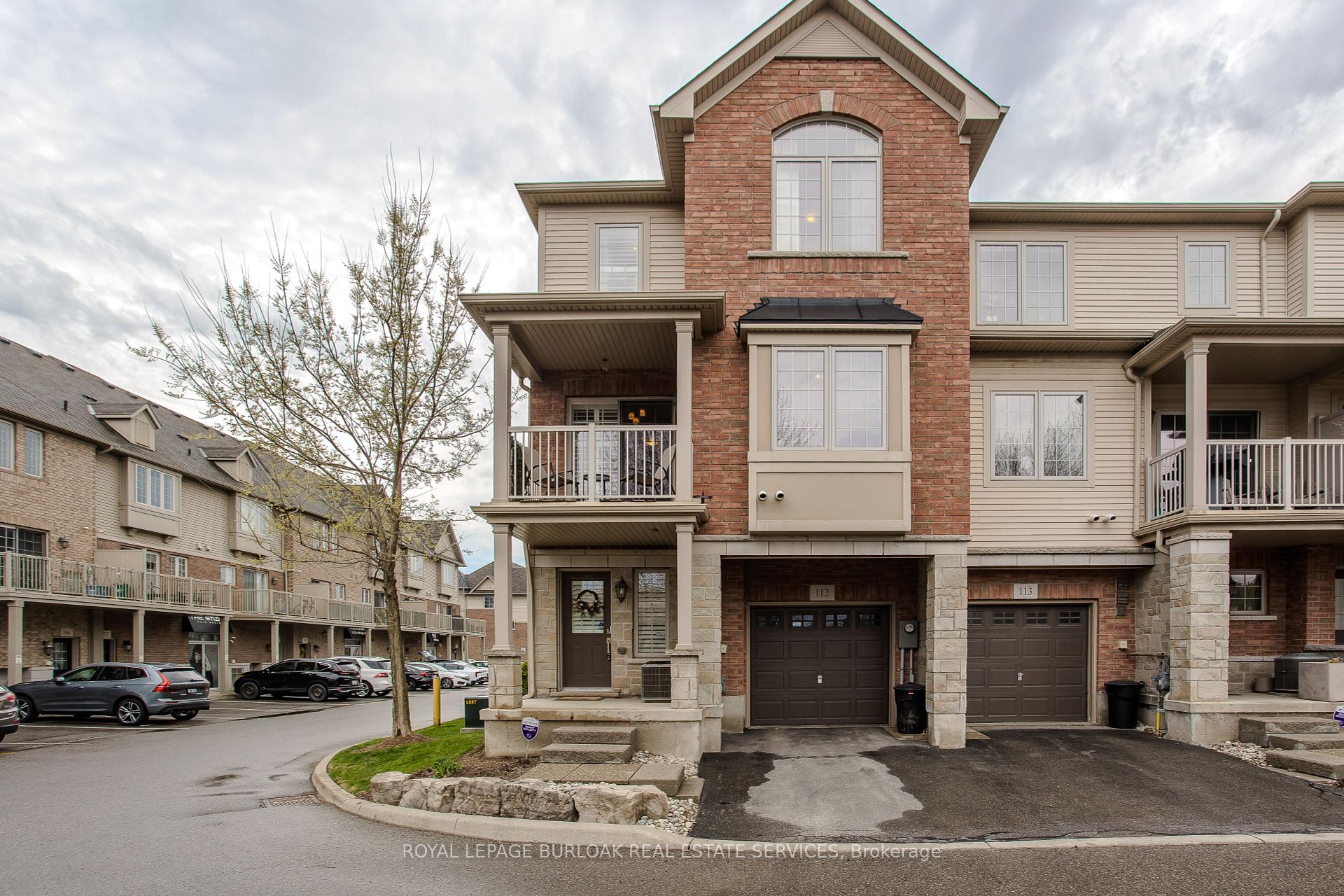3 Bedrooms Condo at 1401 Plains, Burlington For sale