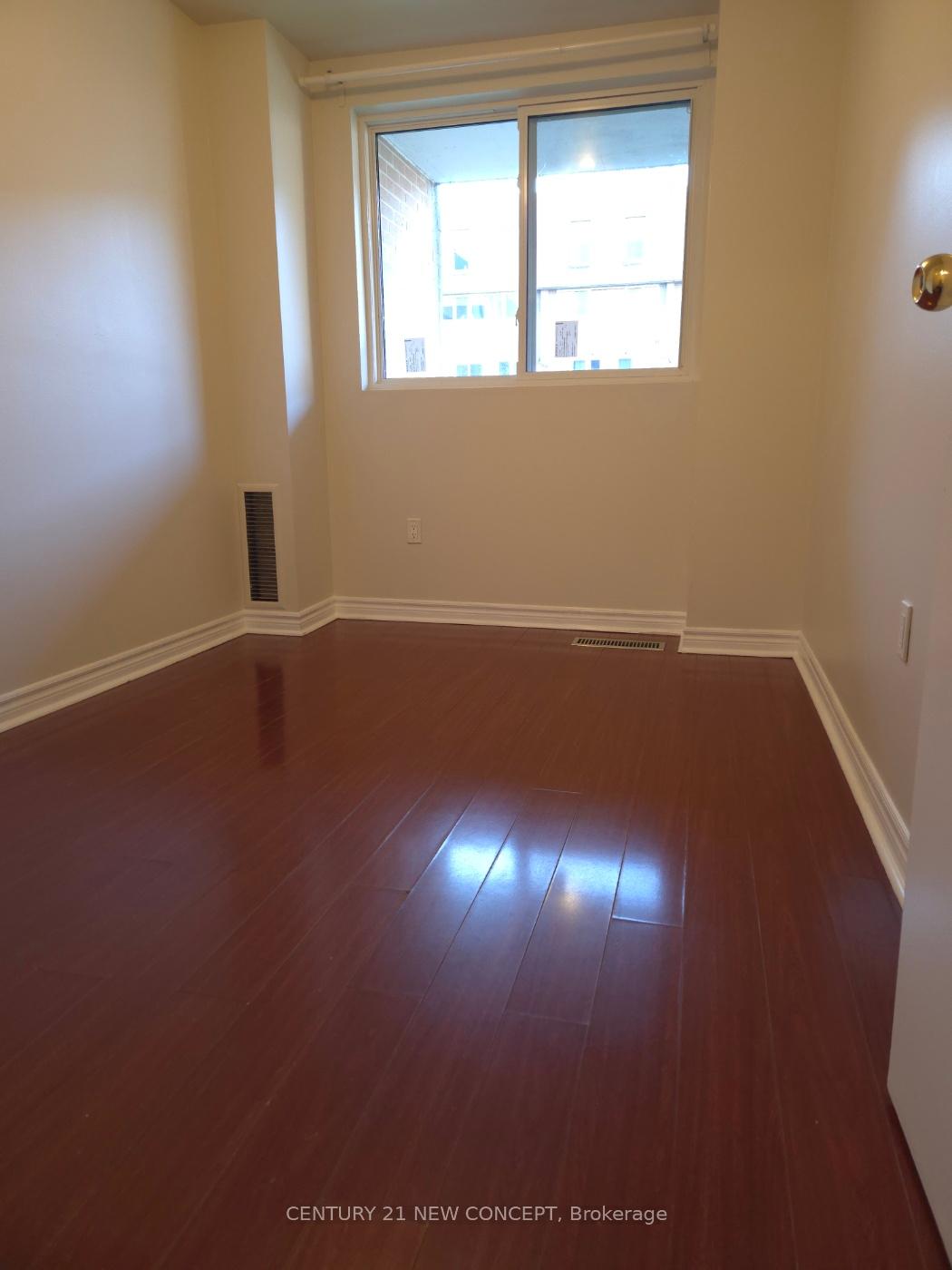 5 Bedrooms Condo at 165 Cherokee, Toronto For sale