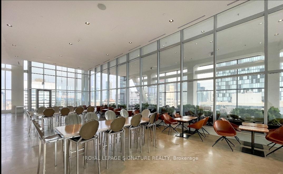 2 Bedrooms Condo at 488 University,  Toronto For sale