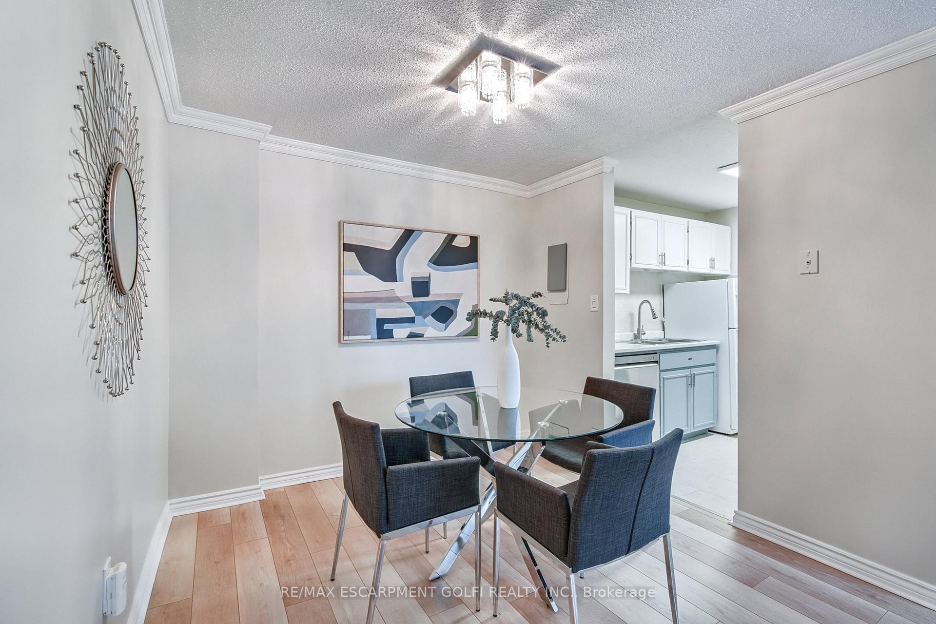 2 Bedrooms Condo at 222 Jackson,  Hamilton For sale