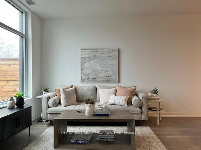 3 Bedrooms Condo at 7950 Bathurst,  Vaughan For sale