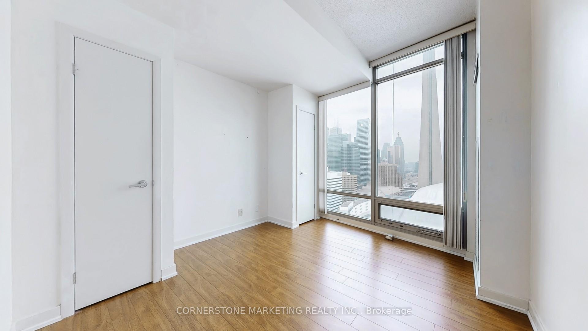 3 Bedrooms Condo at 81 Navy Wharf, Toronto For sale