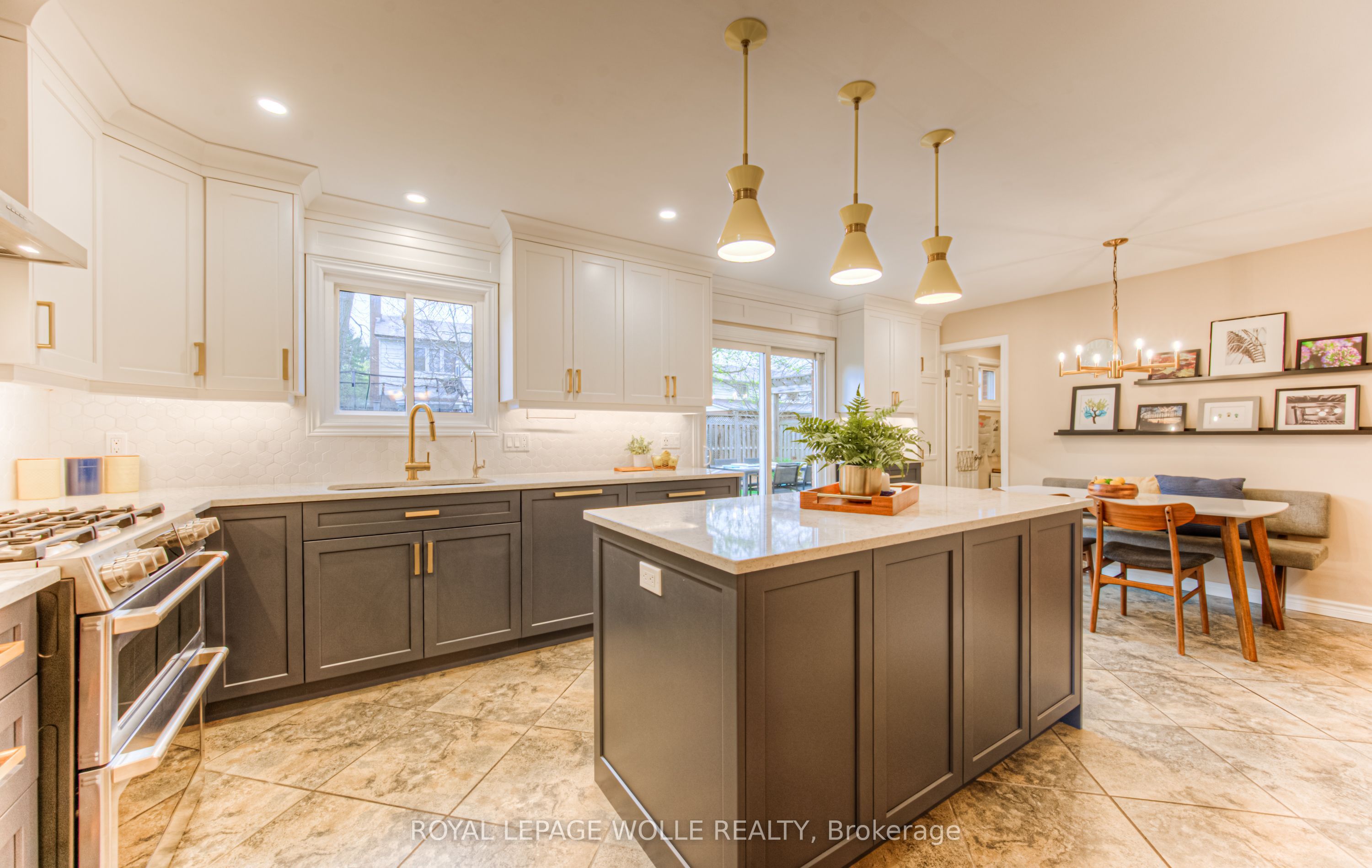 271 Beechlawn Drive, Waterloo, ON N2L 5W8