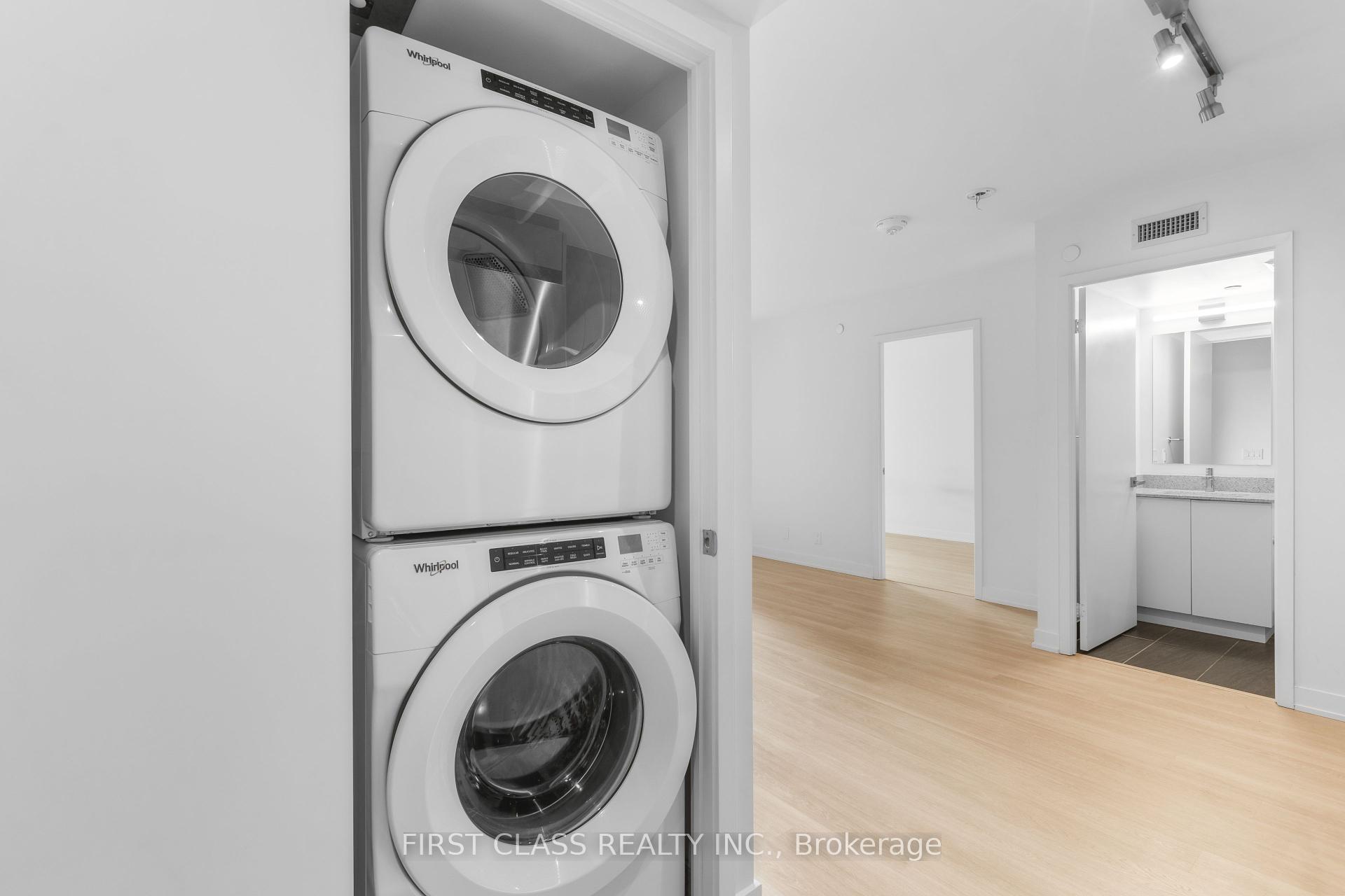 2 Bedrooms Condo at 30 Tretti, Toronto For sale