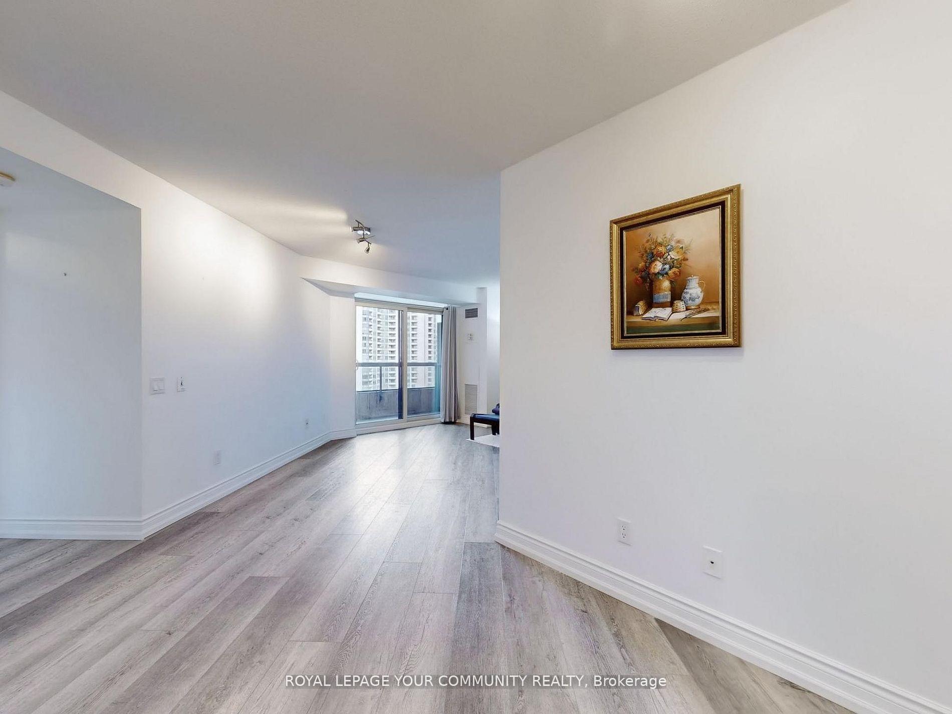 2 Bedrooms Condo at 15 Northtown,  Toronto For sale