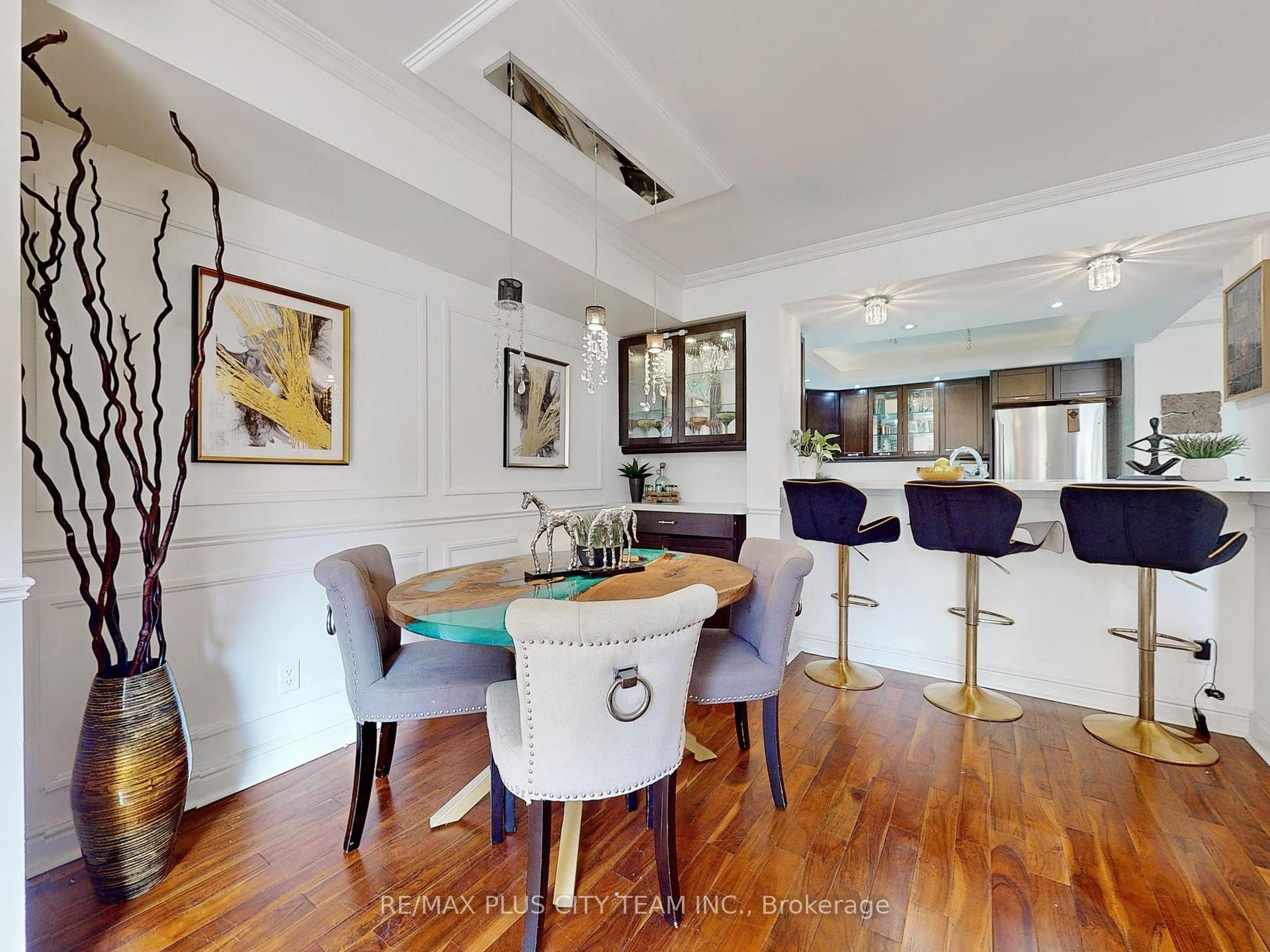 4 Bedrooms Condo at 60 Homewood, Toronto For sale