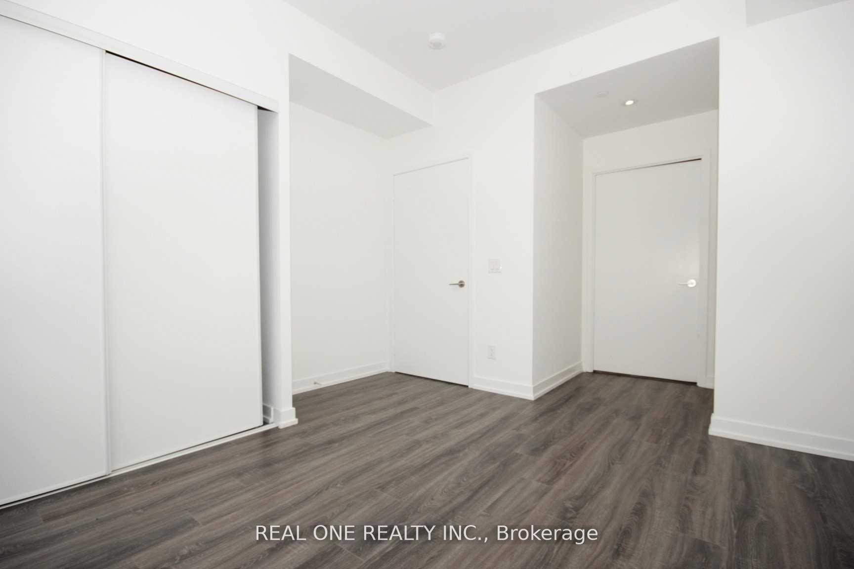3 Bedrooms Condo at 20 Edward, Toronto For sale
