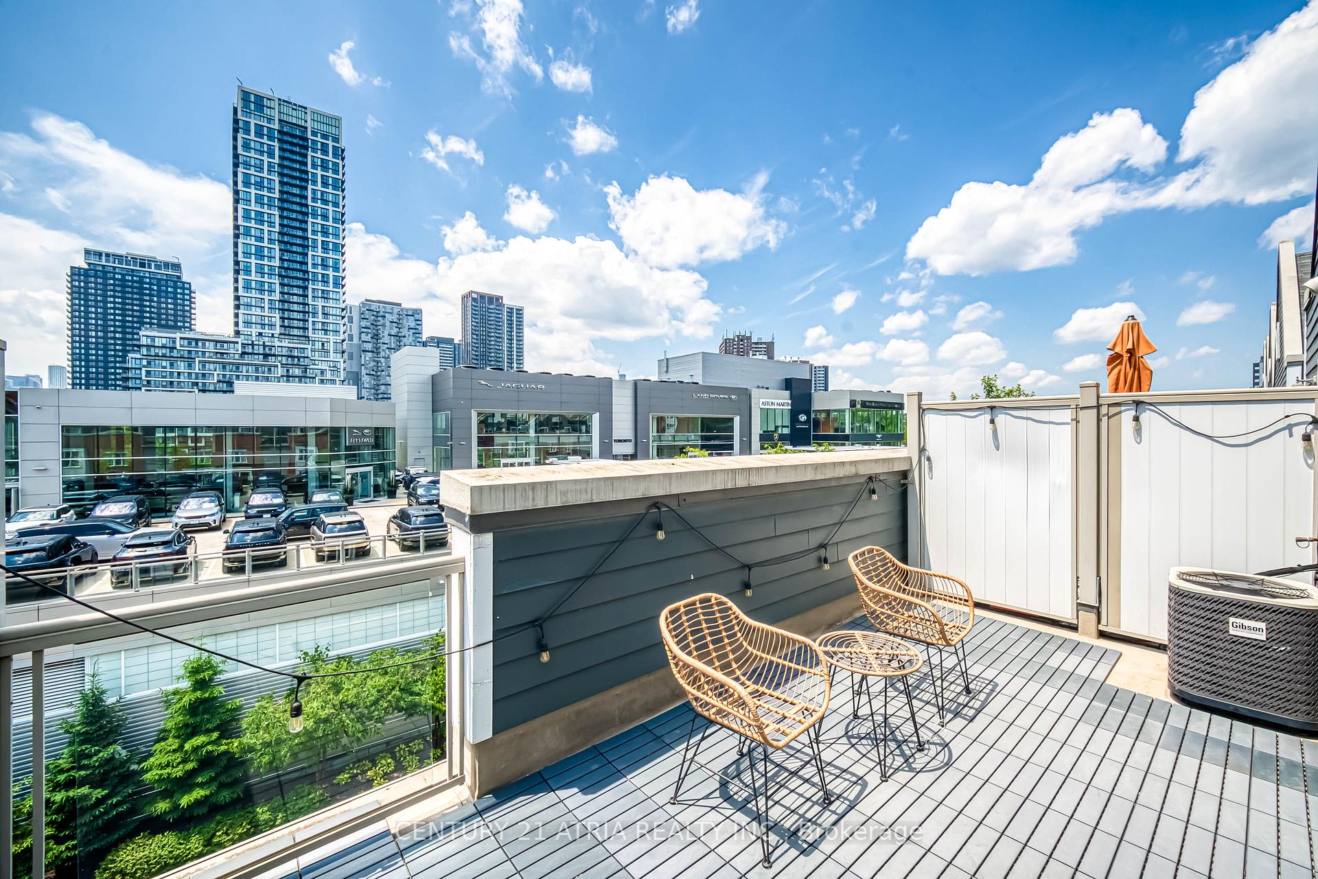 2 Bedrooms Condo at 8 Frances Loring, Toronto For sale