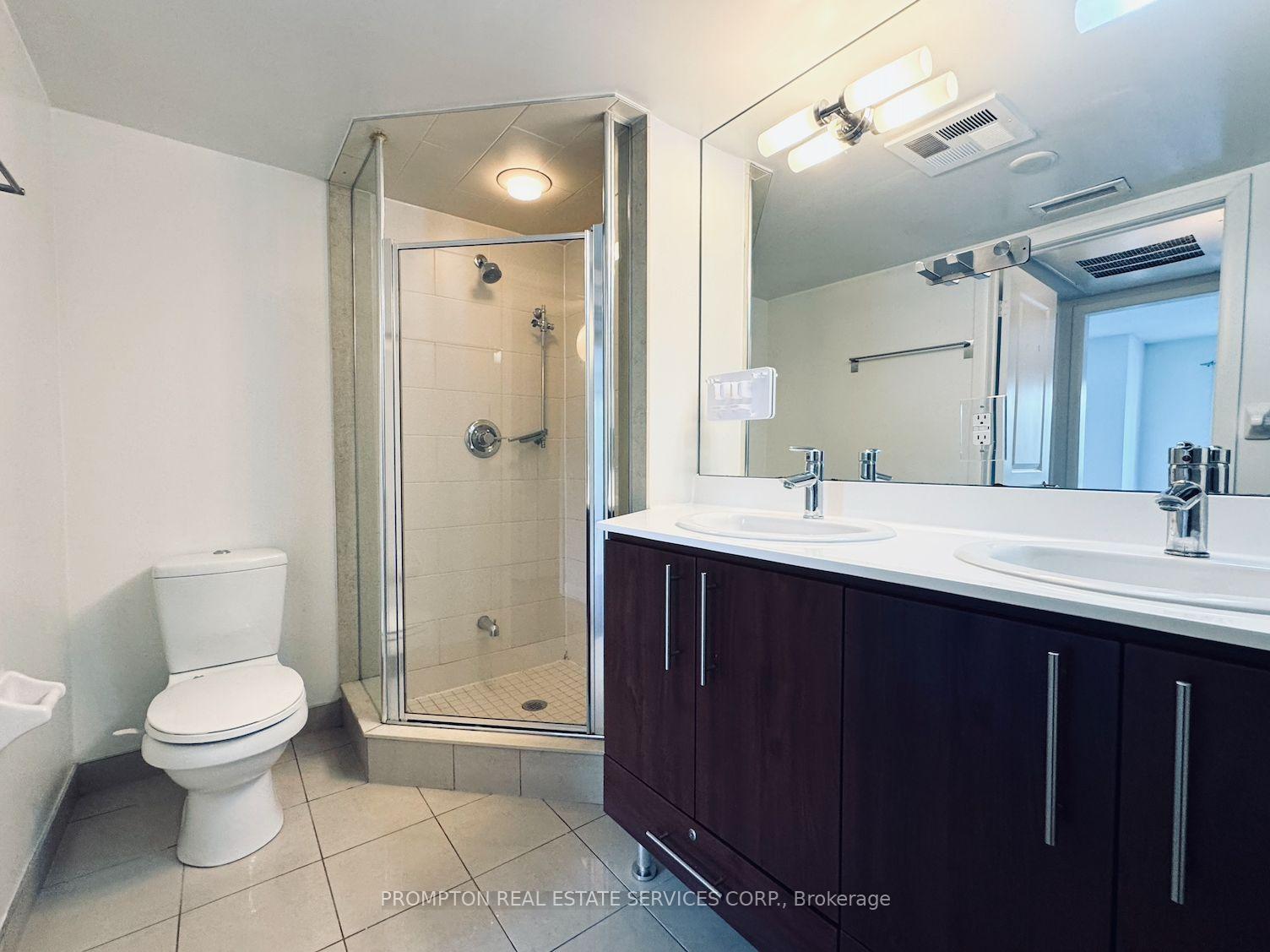 3 Bedrooms Condo at 19 Anndale, Toronto For sale