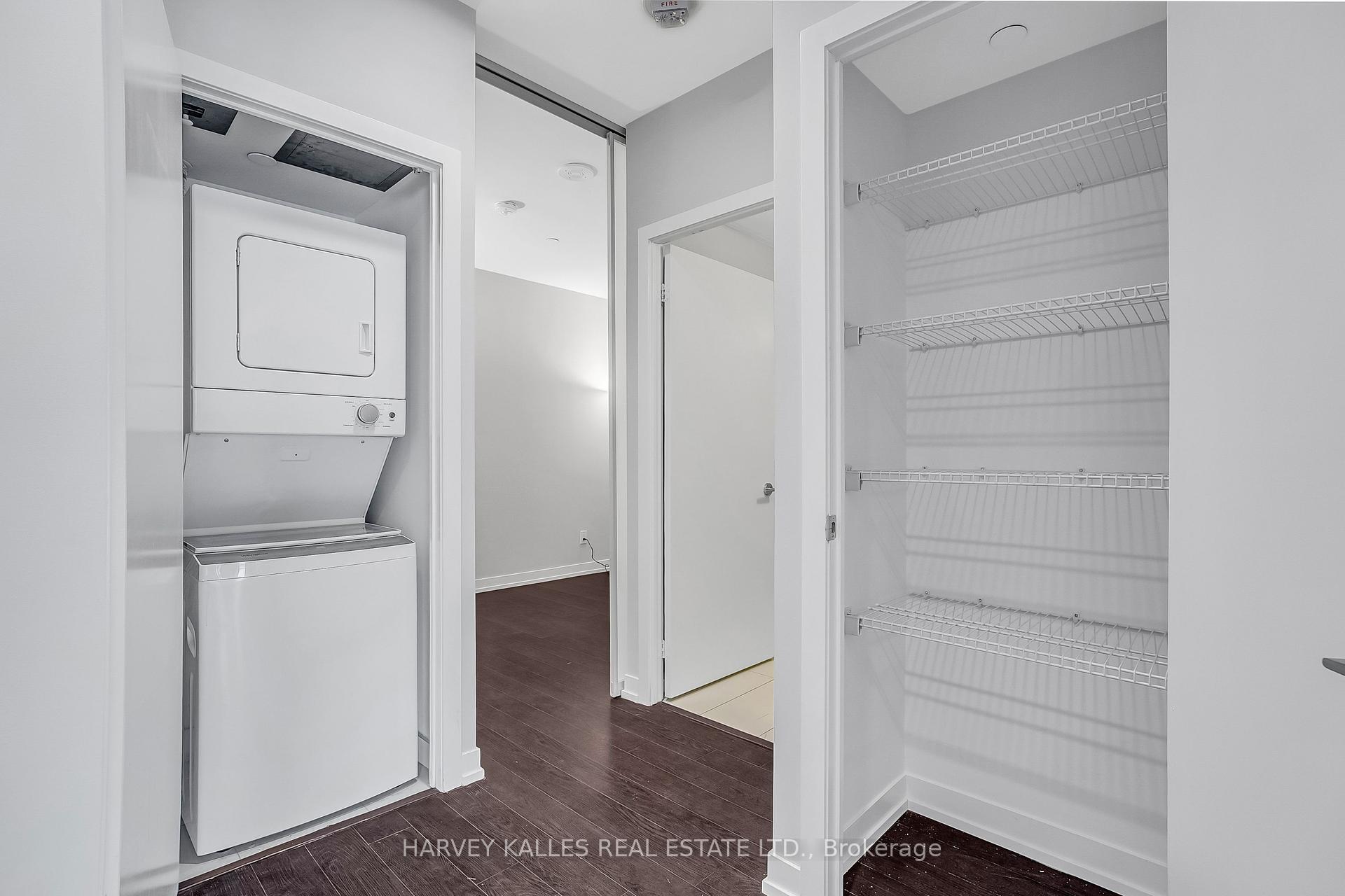 4 Bedrooms Condo at 85 Wood, Toronto For sale