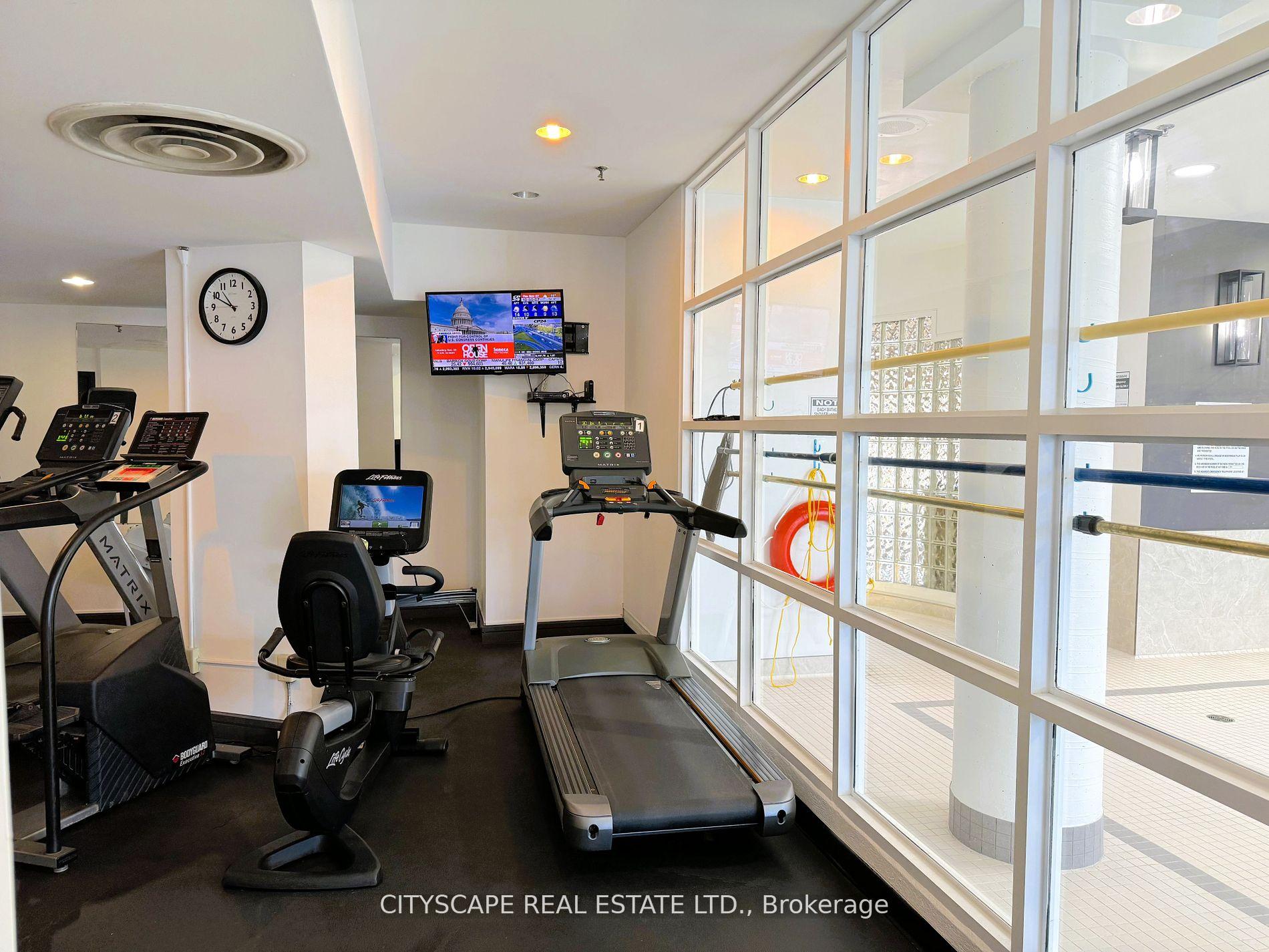 2 Bedrooms Condo at 25 Trailwood, Mississauga For sale
