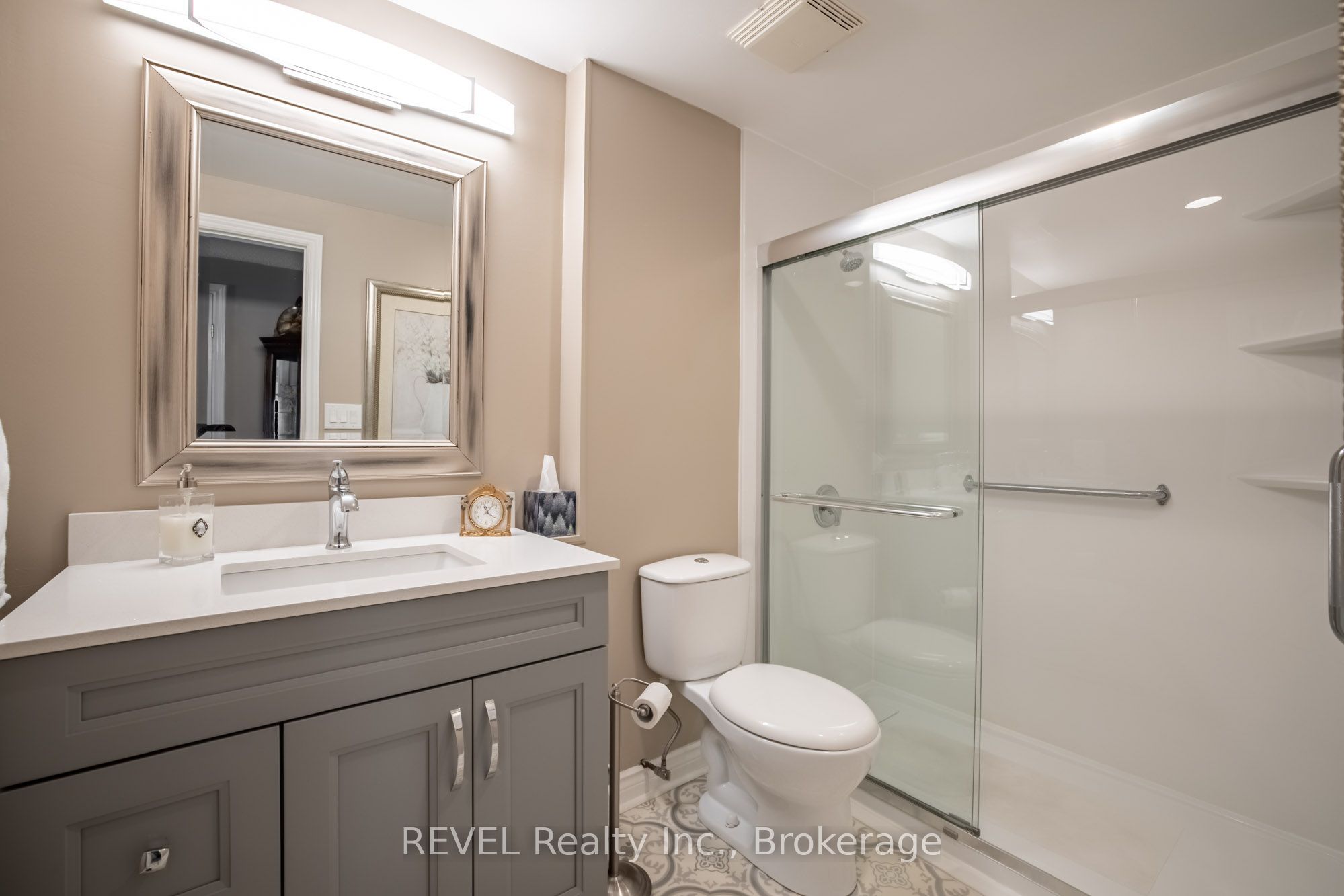 409 Vine Street, #12