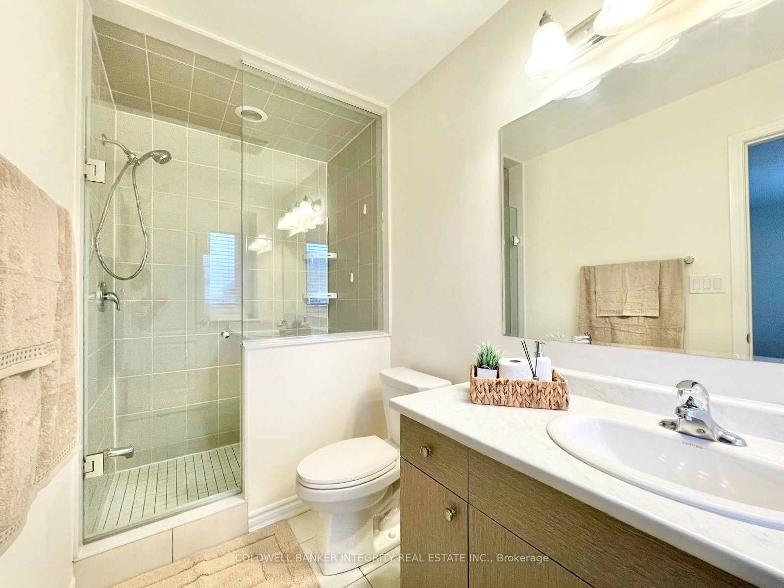 2754 Sapphire Drive, Pickering, ON L1X 0E7