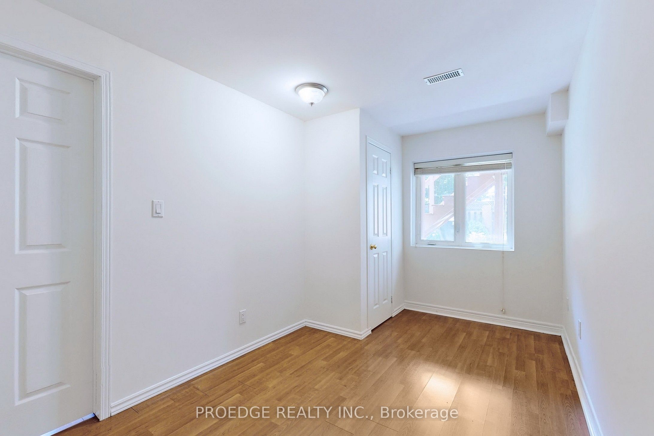 26 Aylesworth Avenue