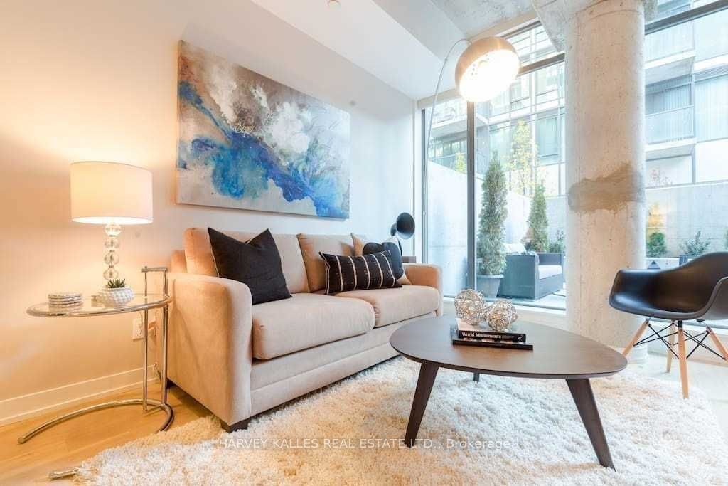 461 Adelaide Street W 106